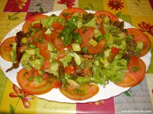tomates-con-albahaca