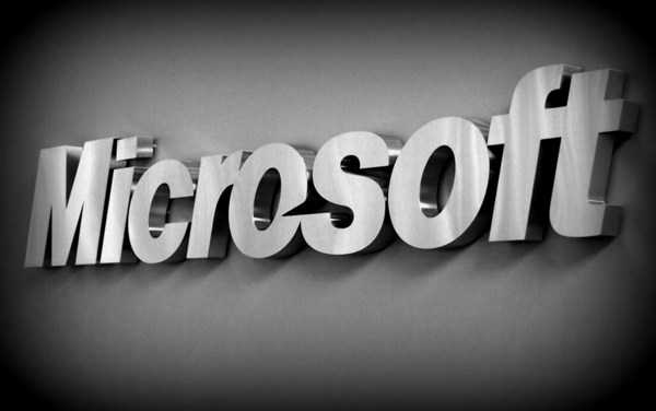 Microsoft-Logo-on-Wall