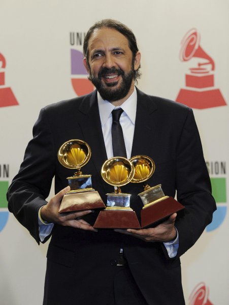 juan-luis-guerra-grammy-2012