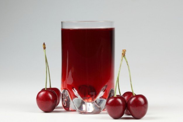 jugo-jugo-de-cereza-bebida-vaso-de-coctel_3216463