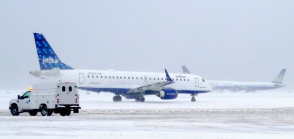 jetblue-snow-scene