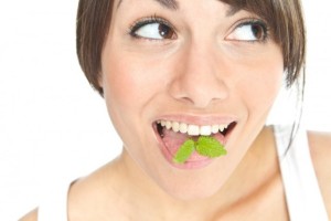 halitosis-how-to-treat-bad-breath-fotolia_27087845_subscription_xxl