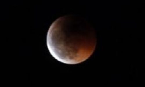 La-Luna-llena-durante-un-eclipse