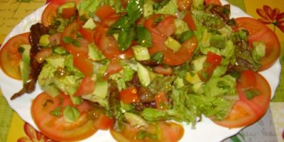 tomates-con-albahaca