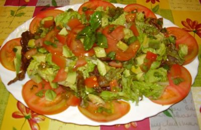 tomates-con-albahaca