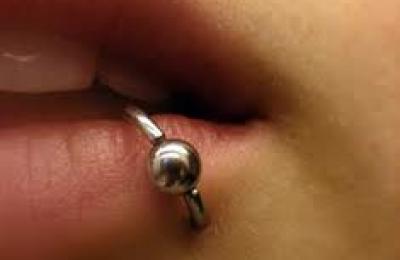 lip_piercing2342345546