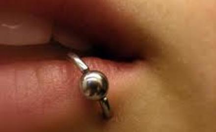 lip_piercing2342345546