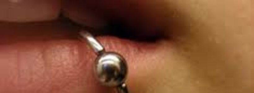 lip_piercing2342345546