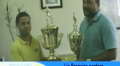ENTREGA_DE_DOS_TROFEOS