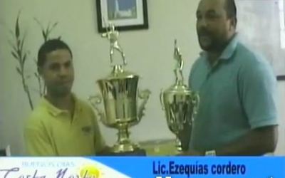 ENTREGA_DE_DOS_TROFEOS