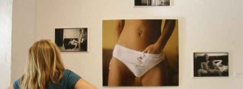 Exposicin-fotogrfica-sobre-sexualidad-en-Sevilla-300x168