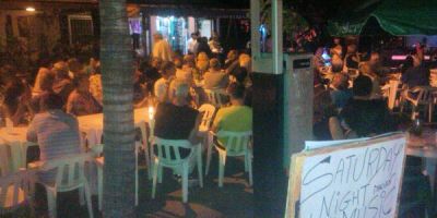 04-17_streetparty_1