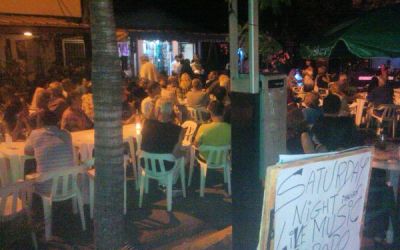 04-17_streetparty_1