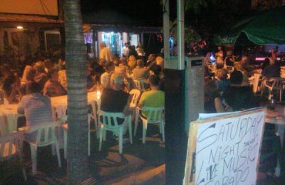 04-17_streetparty_1