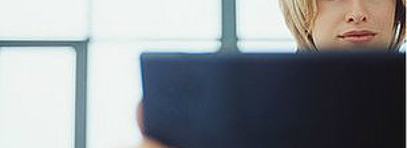 120408184101_laptop_woman_304x171_bbc_nocredit
