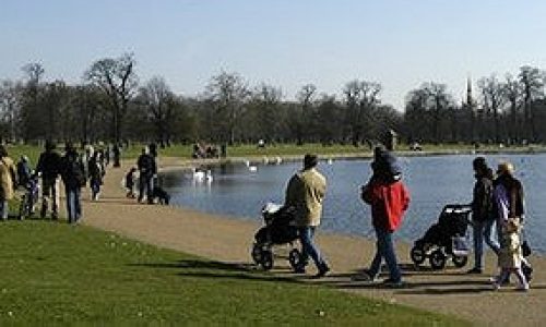 120415185235_walking_in_a_park_304x171_bbc_nocredit