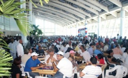 record_guiness_dominicanos_jugando_domino