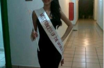 NUESTRA_REINA
