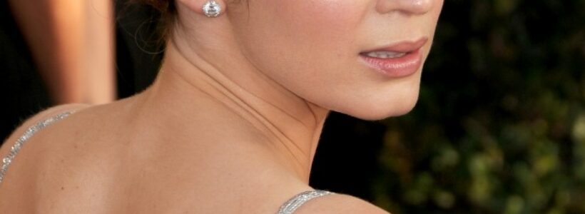 EmilyBlunt-15th-Annual-SAG-Awards_Vettri.Net-03-689x1024