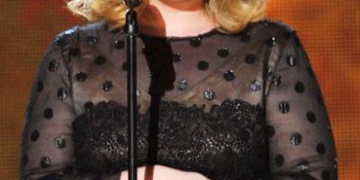 adele-embarazada-novio-simmon-konecki_409x611