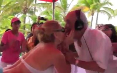 beso_a_jochy_santos