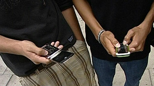 111118153935_sp_telefonia_celular_304x171_bbc_nocredit_1