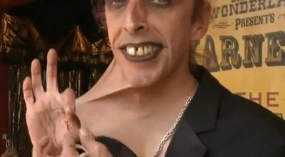 hombre_con_la_piel_mas_elastica