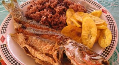 pescado_frito_y_platano-300x225