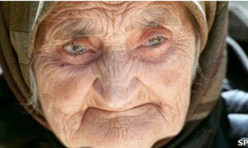 120824112326_old_woman_304x171_spl