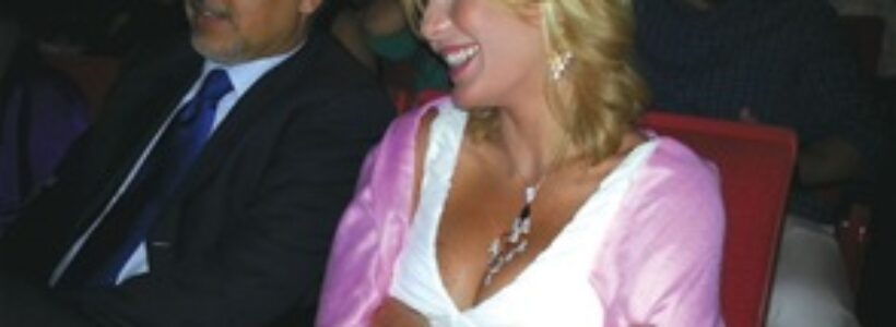 D10E1253-A32E-44E9-A565-87D847830079.jpg__294__440__CROPz0x294y440