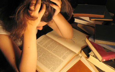 Estudiar_para_un_examen_la_noche_antes