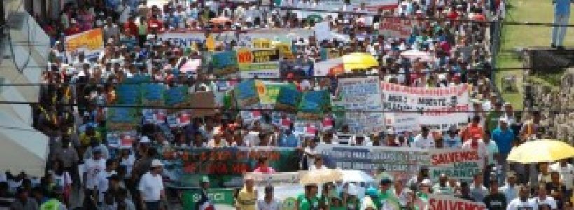 marcha_en_contra_la_explotacion_minera_de_loma_miranda