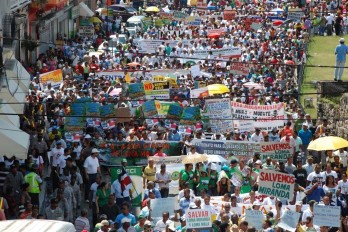 marcha_en_contra_la_explotacion_minera_de_loma_miranda
