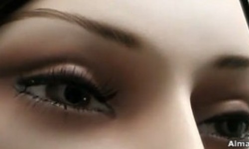 El-maniqu-tiene-una-cmara-dentro-de-la-cabeza.-300x168