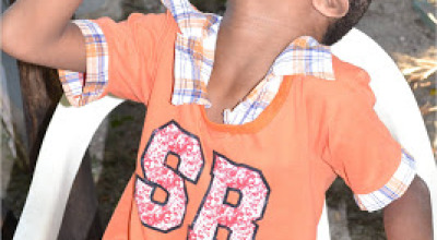 NIO_LECHE_CON_TETERO