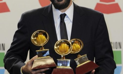 juan-luis-guerra-grammy-2012