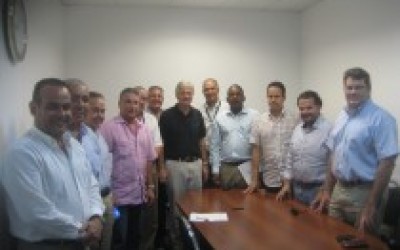Participantes-en-el-acto-de-firma-210x146