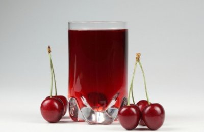 jugo-jugo-de-cereza-bebida-vaso-de-coctel_3216463