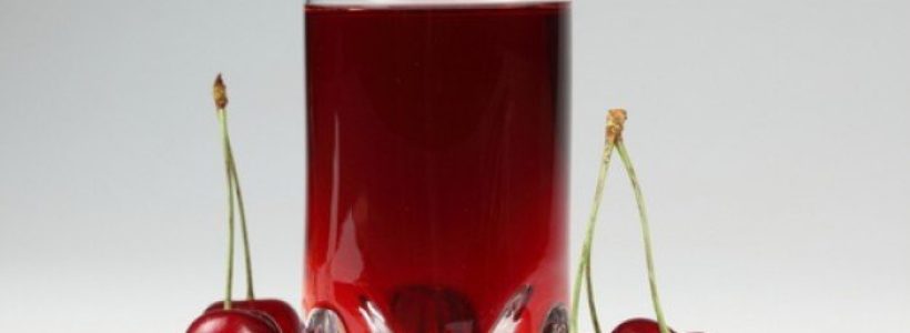 jugo-jugo-de-cereza-bebida-vaso-de-coctel_3216463