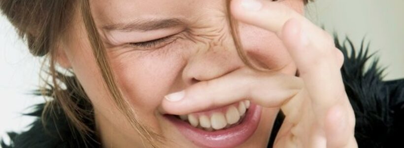 touch-nose-tocar-nariz
