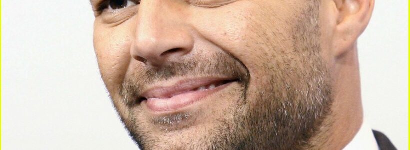 Ricky-Martin-Meets-with-Uruguayan-President-ricky-martin-25070939-892-1222