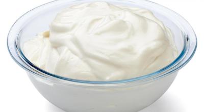bowl-of-greek-yogurt