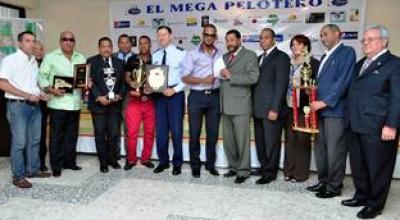 entrega_de_premios_a_los_mejores_peloteros_del_anio