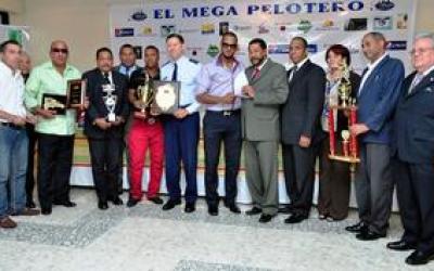 entrega_de_premios_a_los_mejores_peloteros_del_anio