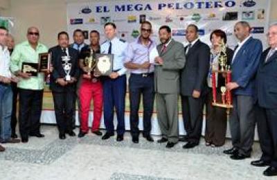 entrega_de_premios_a_los_mejores_peloteros_del_anio