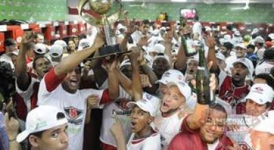leones_del_escogido_campeones_12-13