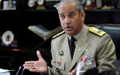 pared_perez_ministro_militar