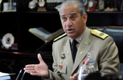 pared_perez_ministro_militar