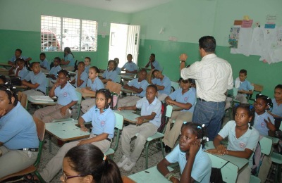 profesores_piden_aumento_de_30_mil_por_tanda