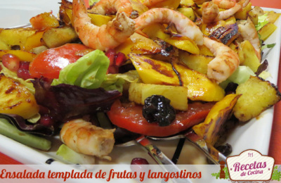 ensalada-templada-de-frutas-y-langostinos